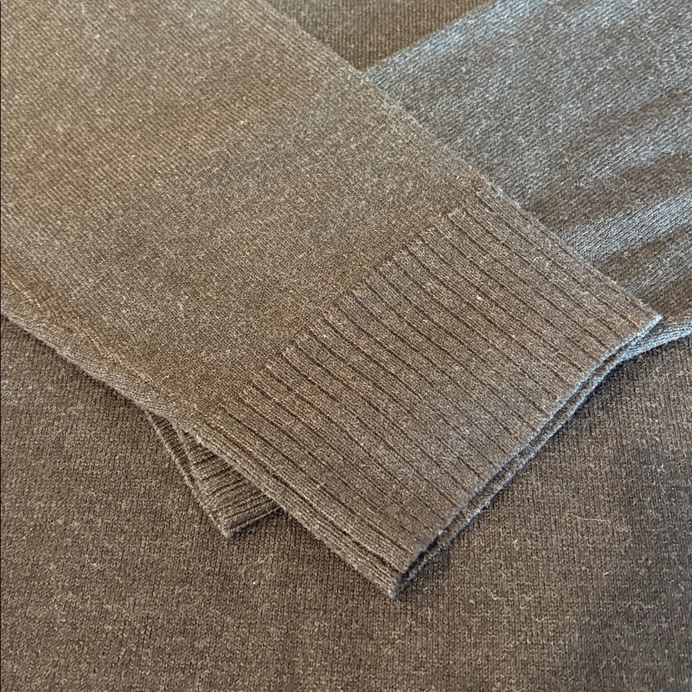 Men’s Smartwool V neck sweater. - Picture 4 of 13